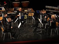 Akkordeonquintett beim Auftritt im Salzlandtheater