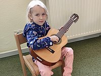 Gitarre spielen Schönebeck